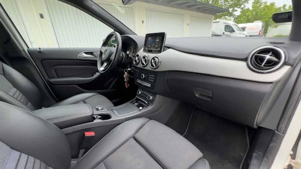 Mercedes-Benz B 200      2016