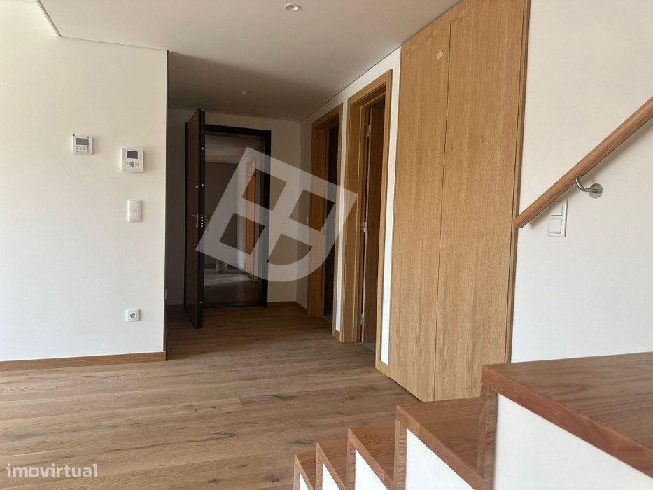 Apartamento T3 Duplex Novo c/ Terraço - Centro de Aveiro