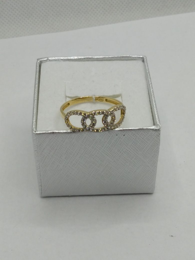 Złoty pierścionek z cyrkoniami, złoto 585
