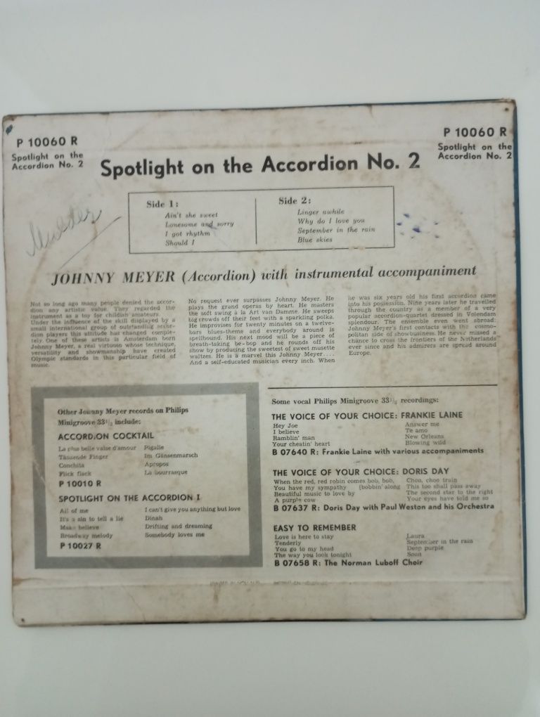 Spotliht on the accordion de Johnny Meyer