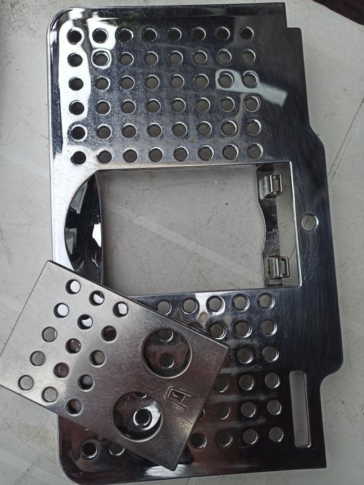 Решітка в підон Delonghi 6700 а також esam5600-5700.