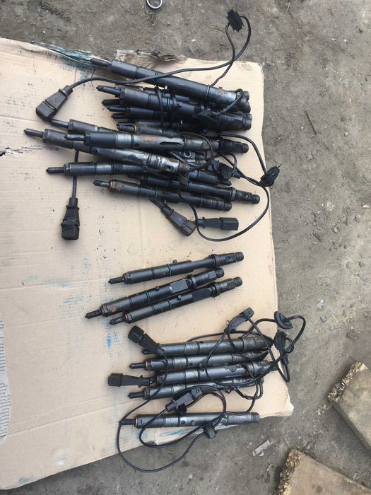 Форсунка управляюча F E G audi a6 c5  ауди ауди а6 с5 2,5 тді.