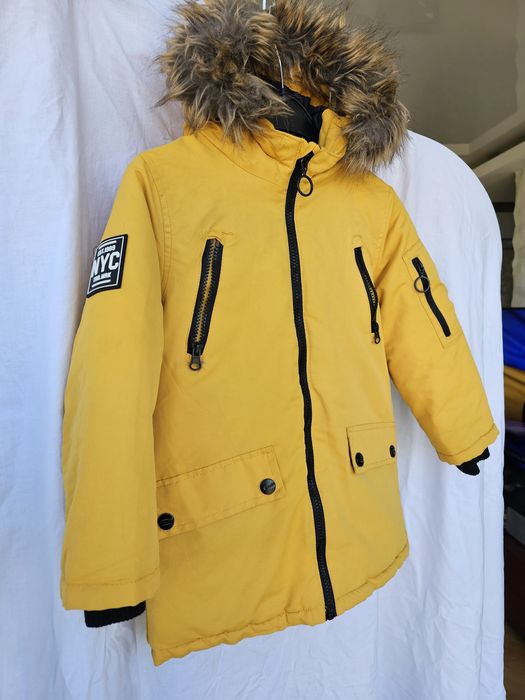 продам Детская куртка NYC цвет жёлтый size 116