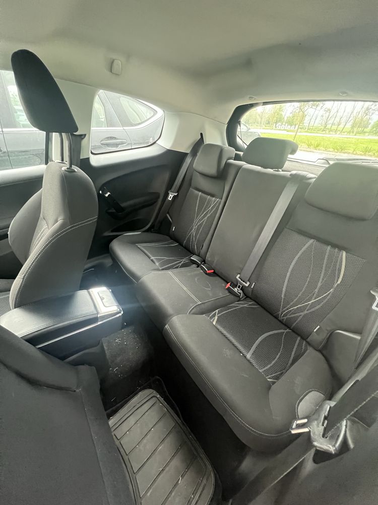 Peugeot 208 1.6 HDi