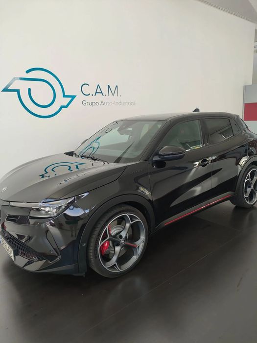 Alfa Romeo Junior Elletrica 50 kWh Veloce