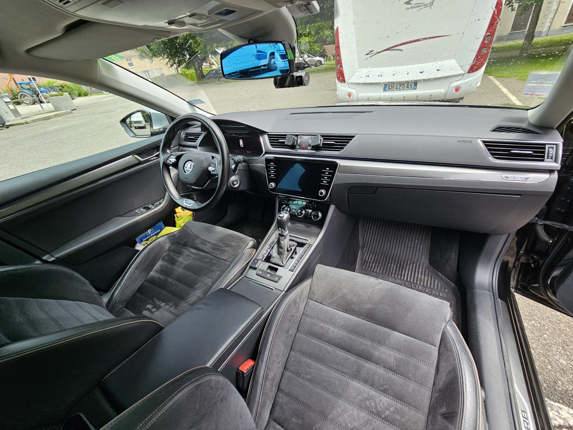 Superb scout 2.0 TDI 200 KM