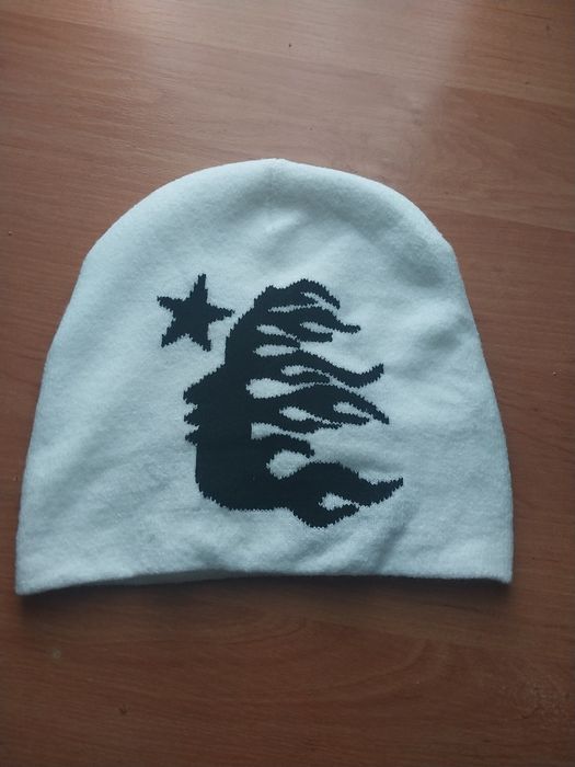 Біла шапка Hellstar