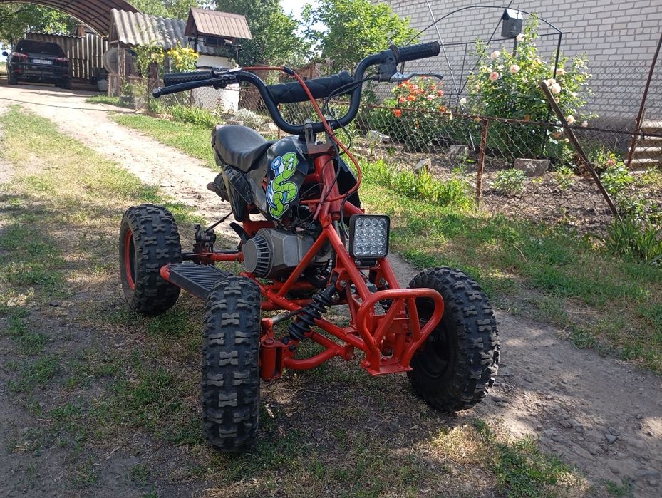 Продам дитячий квадроцикл бензиновий 50см3