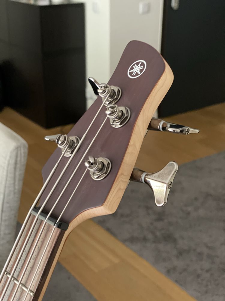 Baixo Yamaha TRBX 504
