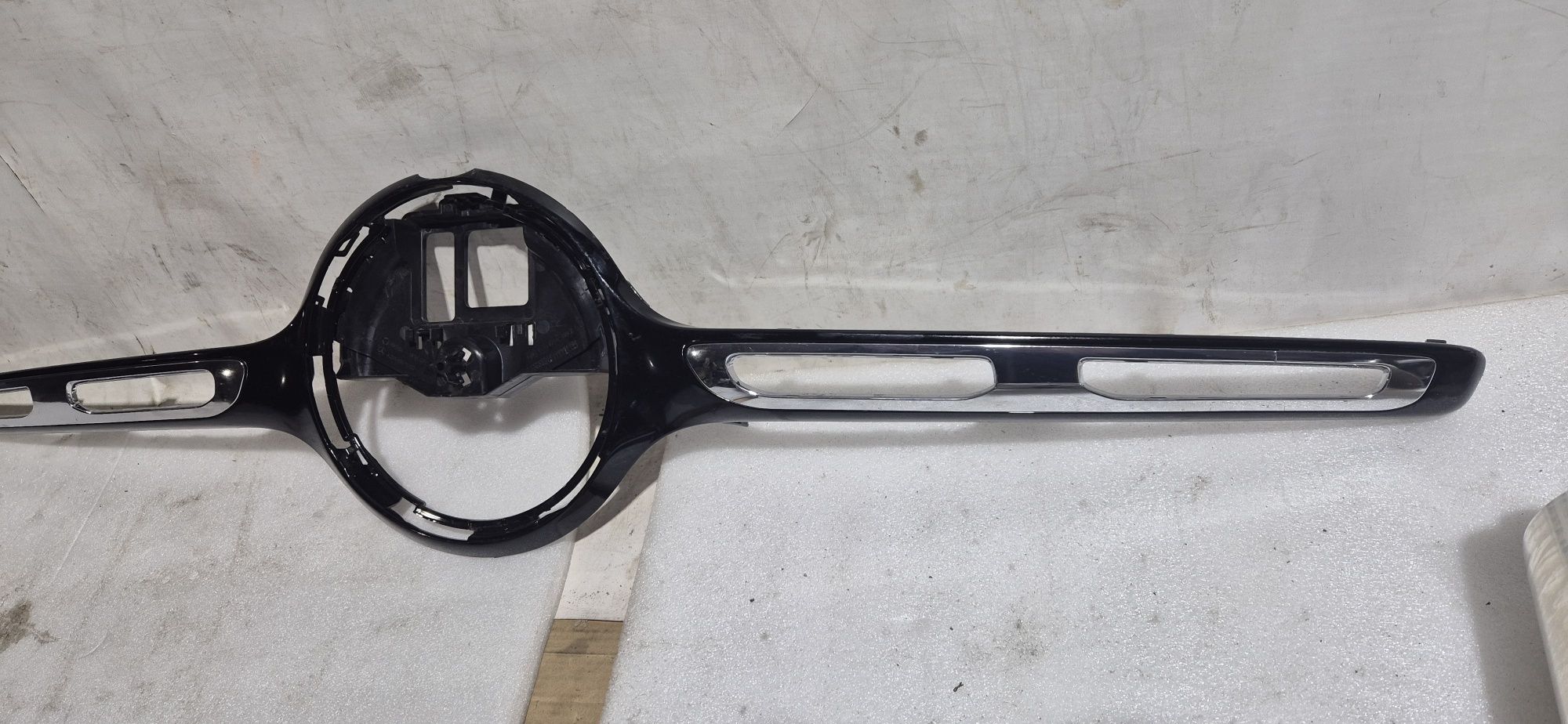 Ramka atrapa grill przód przedni mercedes w254 x254 Europa
