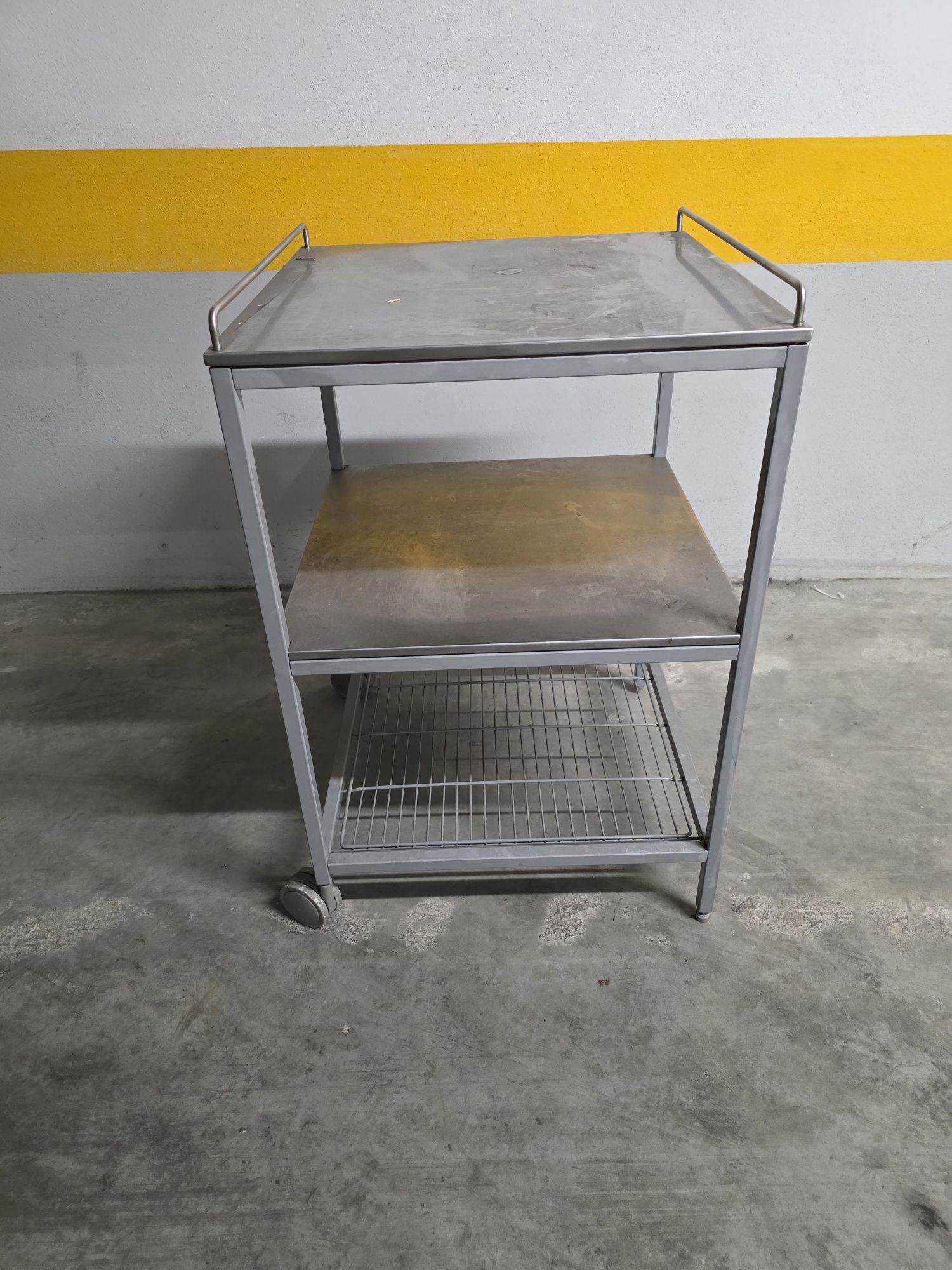 Barbecue a gaz novo embalado +mesa inox