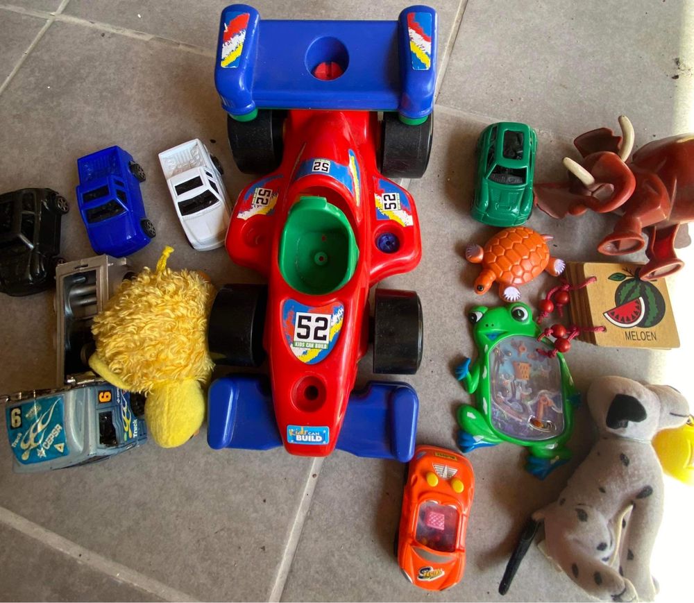 Набор разных игрушек машинок Формула 1