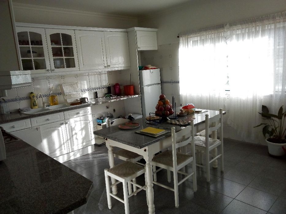 Apartamento T3 com 2 WCs