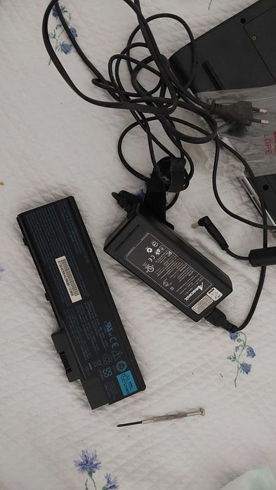 Carcaça de portatil acer com transformador