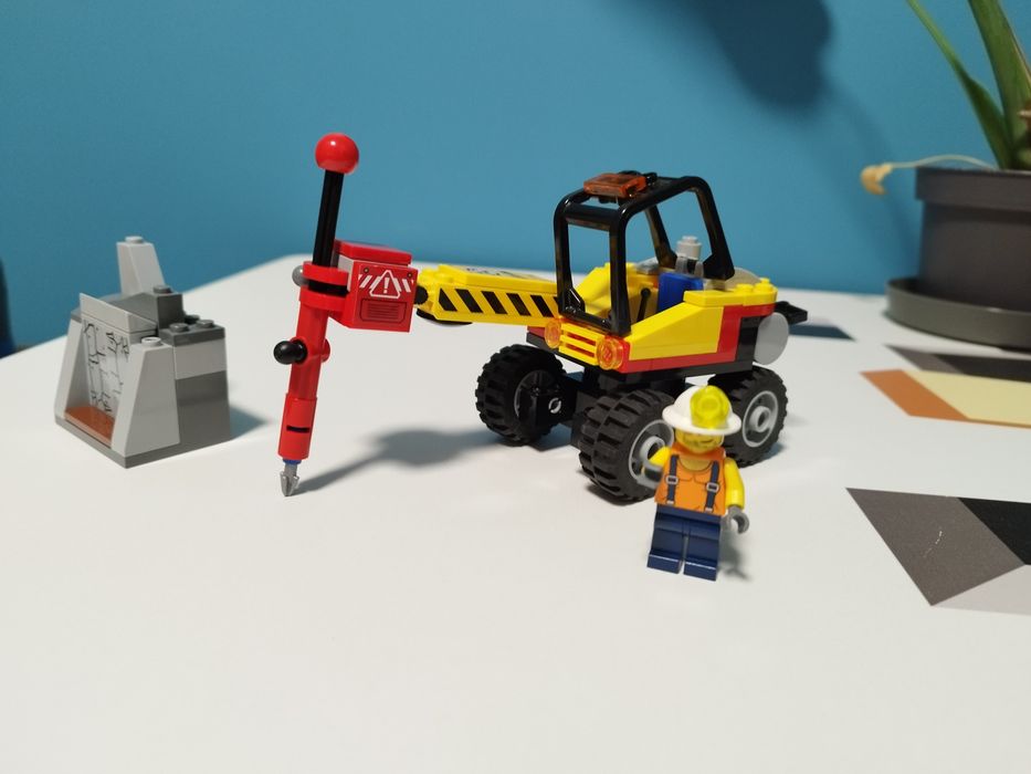 LEGO City 60185 kruszarka górnicza