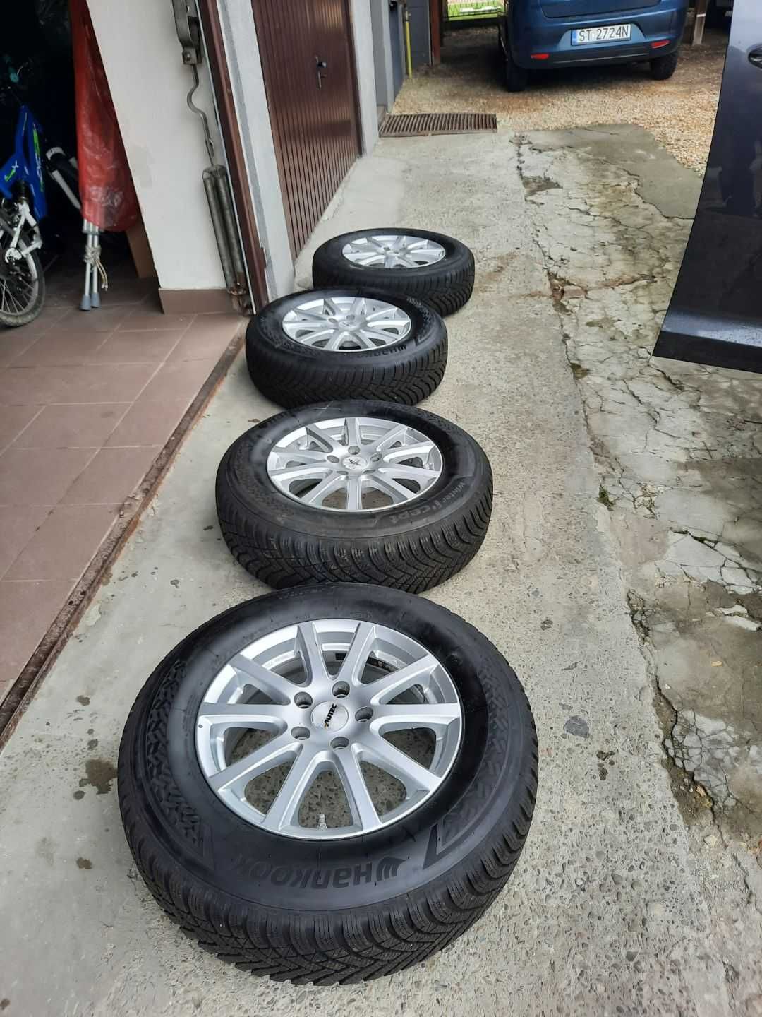 Opony zimowe Hankook Winter I’Cept RS3 215/70 R16 4szt. 2024.r