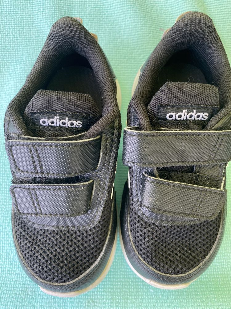 Adidaski rozmiar 22