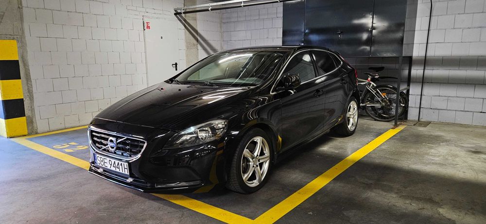 VOLVO V40 2.0D D4 summum SZYBA kamera TFT skóra ALARM keyless LED