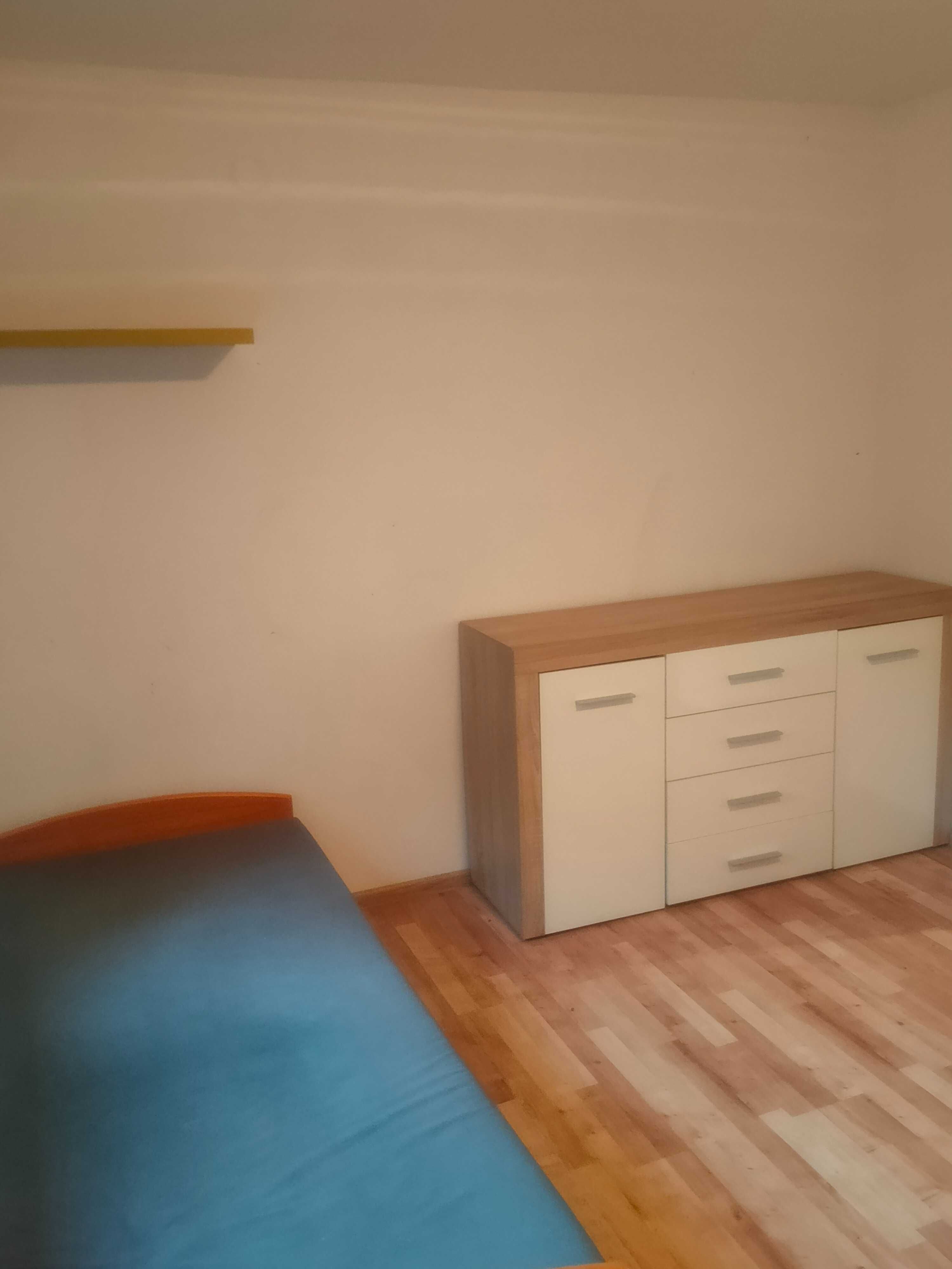 Dom ok 60m2 z podwórkiem, Gm. Czosnów. Możliwość krótkiego najmu.