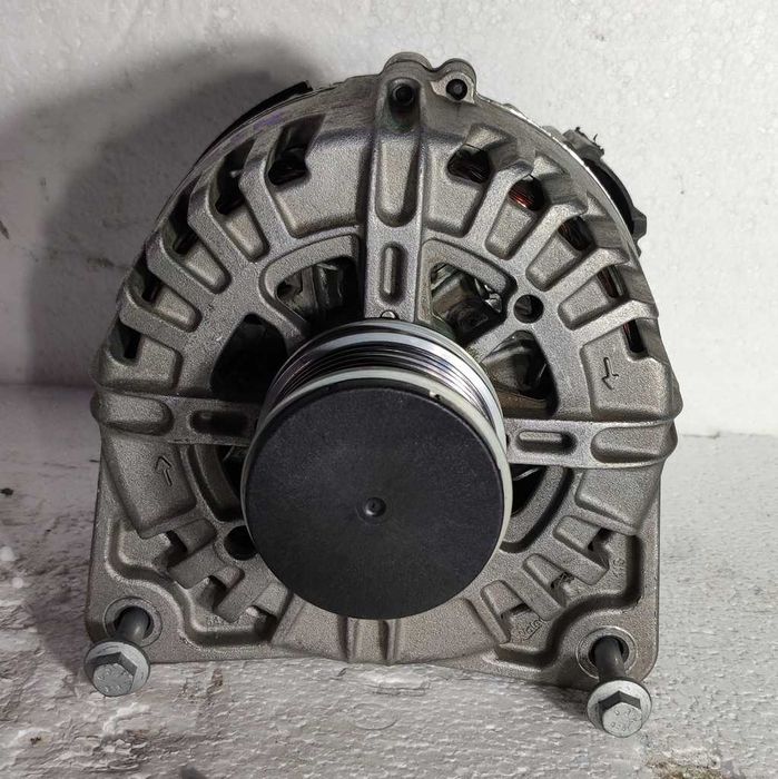 RENAULT NISSAN DACIA 22r  1.5 BLU DCI alternator  180a 27 tyśkm