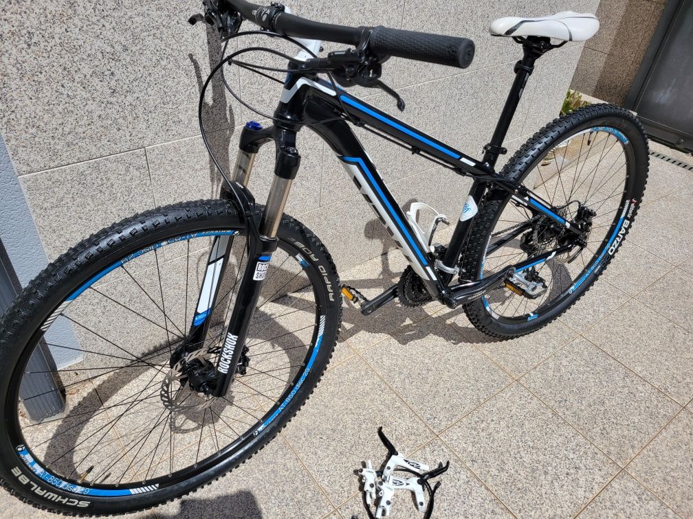 Vendo bicicleta Trek 29 também M