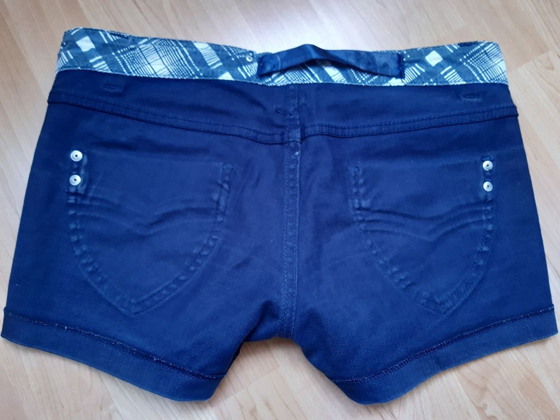 Calções, Basic Collection
12-13 anos.