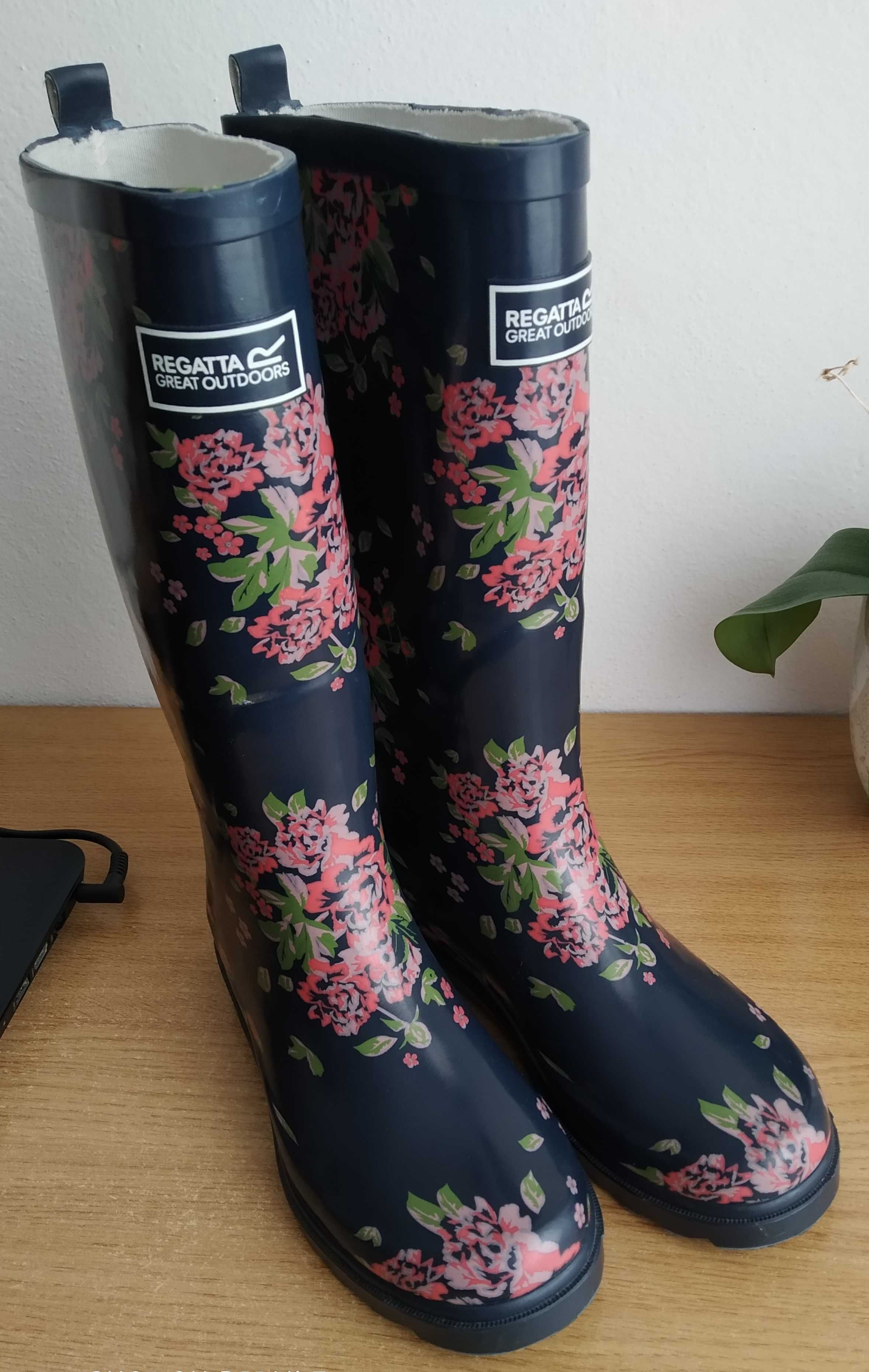 Botas Regatta em Bom Estado