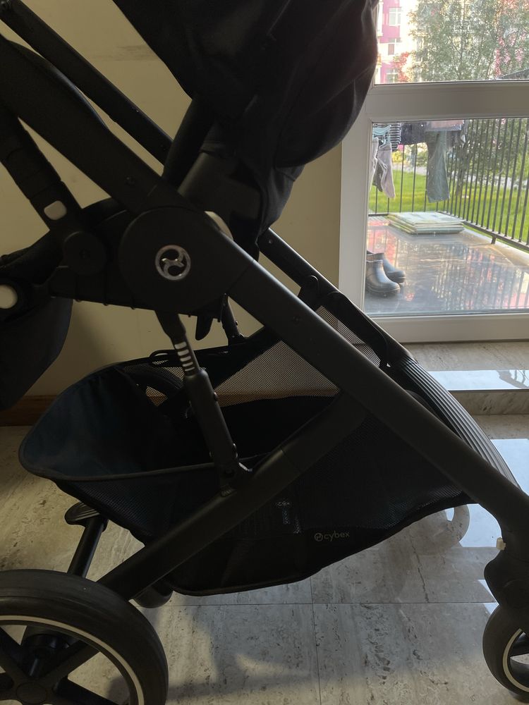 Cybex Balios S Lux Moon Black 2025 Прогулянкова коляска