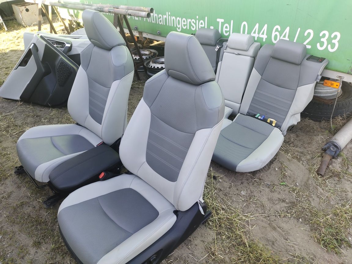 RAV-4  2023р сидіння автосидіння карти  світло сіра шкіра