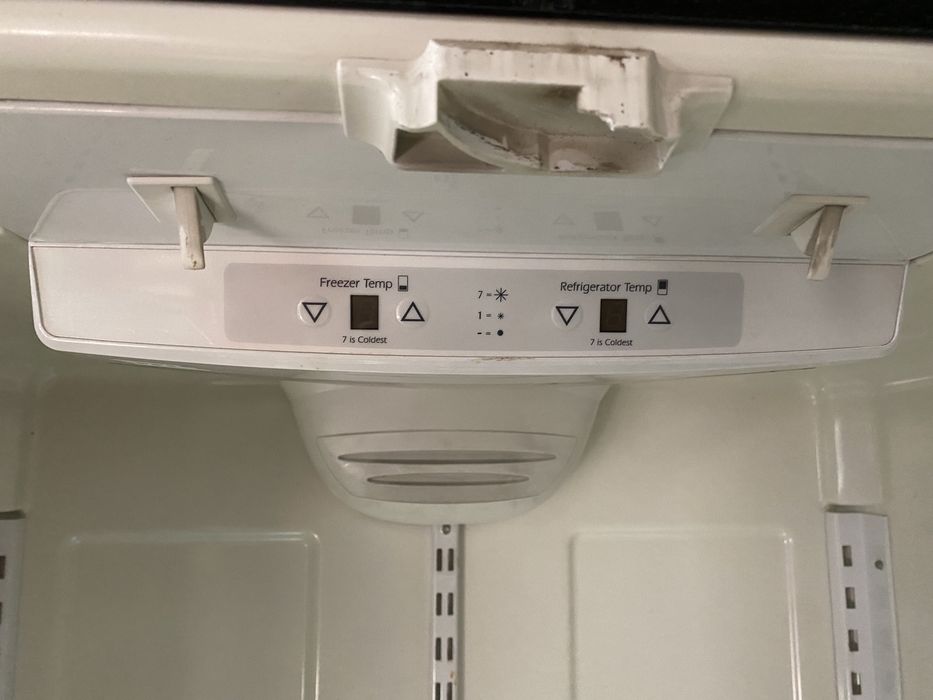 Холодильник MAYTAG