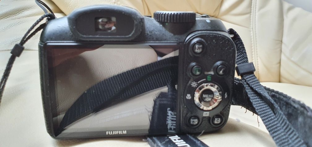 Aparat  FujiFilm S2500HD