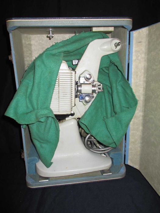 Projector de filmes 8 mm Cirse Missouri 1957 com caixa