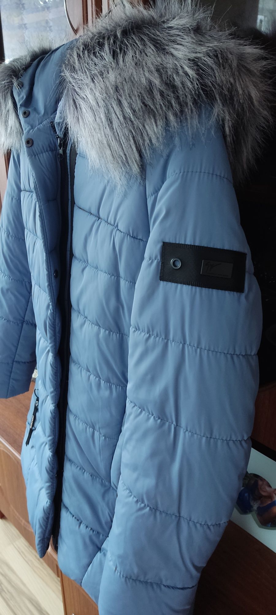 Зимова куртка синього кольору