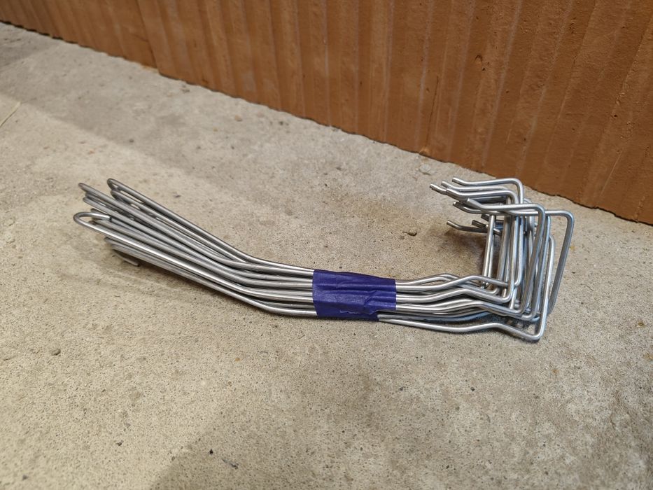 Spinki do dachówki ceramicznej 6x4 cm 140 szt.