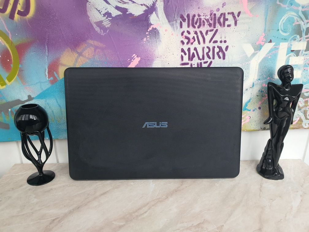 Ноутбук Asus. 4-x ядерний