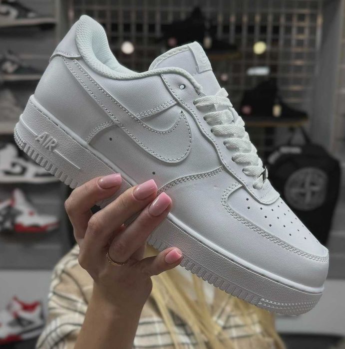 Зимние мужские кроссовки Найк белые кожаные на меху Nike