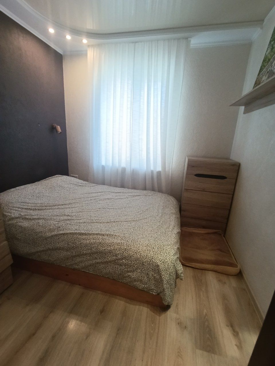 Продам 3х.комнатную на Ак.Королева. Сотовый проект! Супер цена!