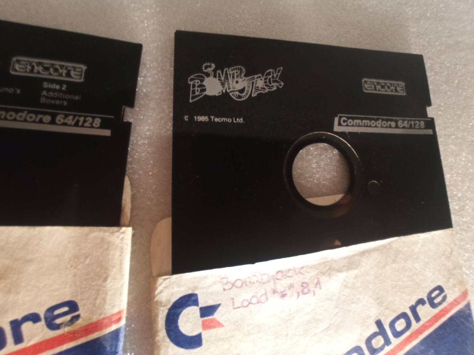 3 dyskietki 5,25 Commodore 64 z grami firmy  ENCORE z 1985 i 1988r.