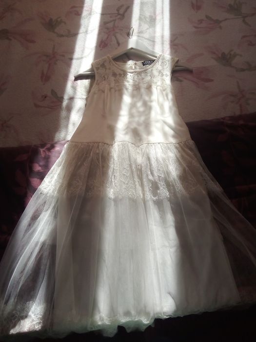 Вечірня сукня для красунь