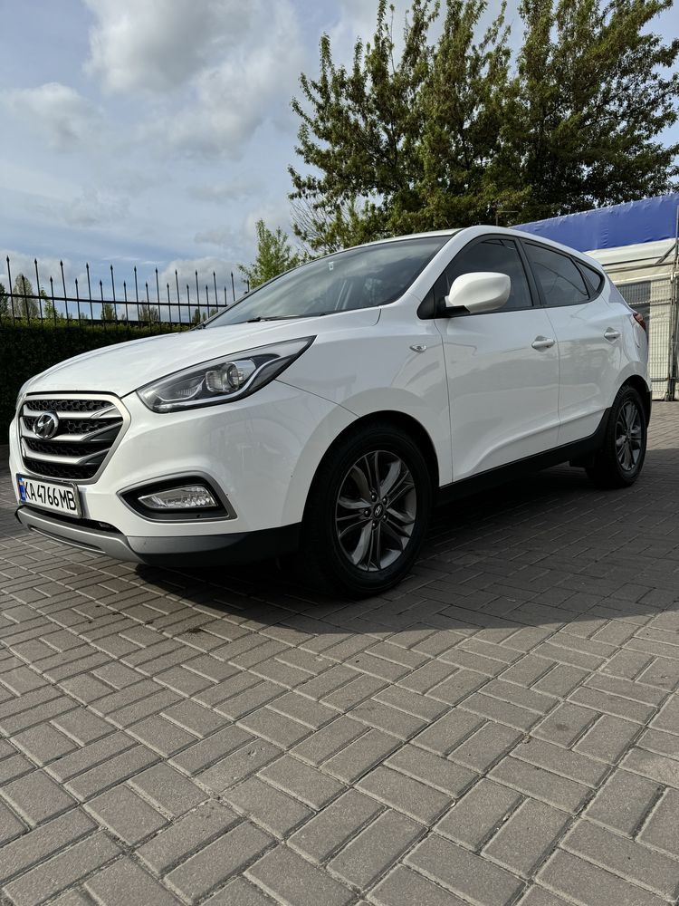 Продаю машинку Hyundai TUCSON