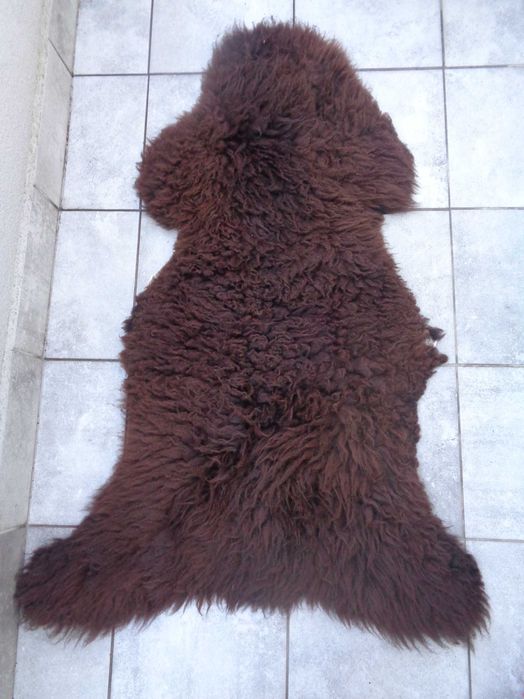 Naturalna skóra owcza brązowa - dywanik 104 x 56 cm