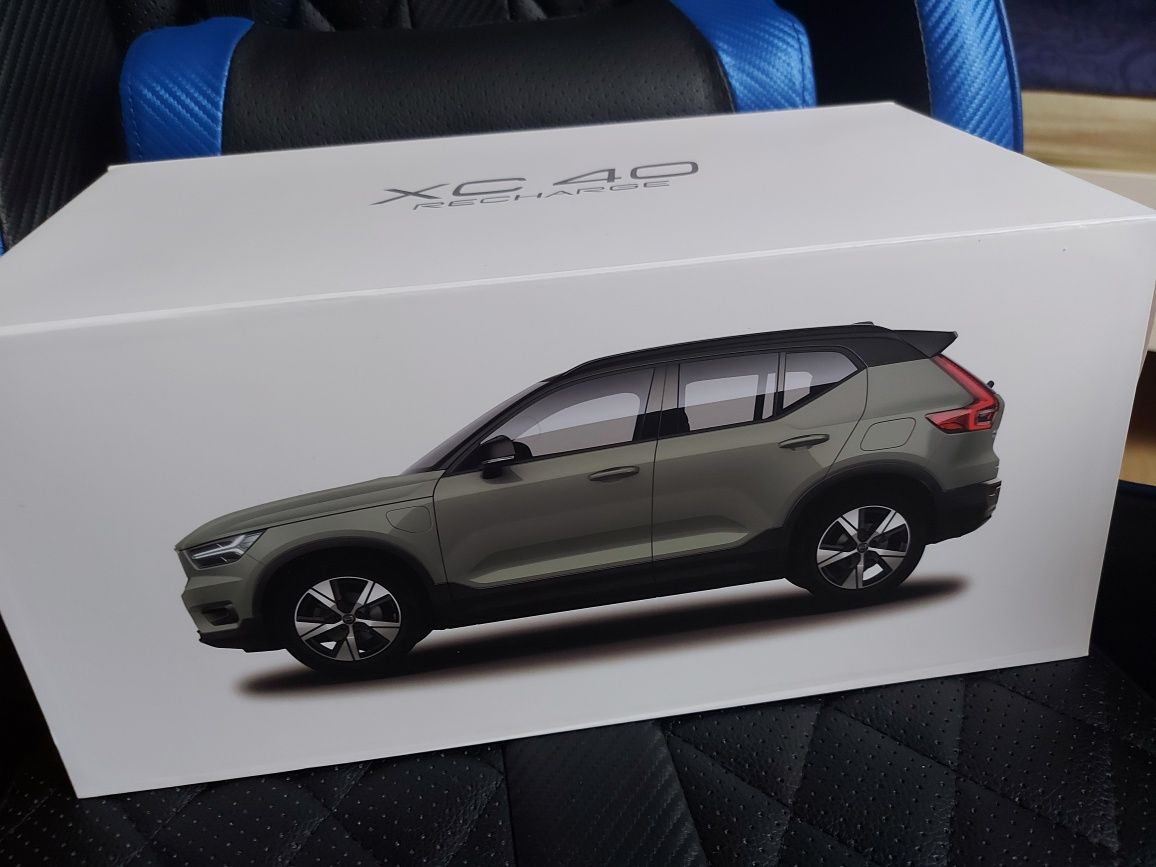 Nowe volvo XC 40 recharge 1:18