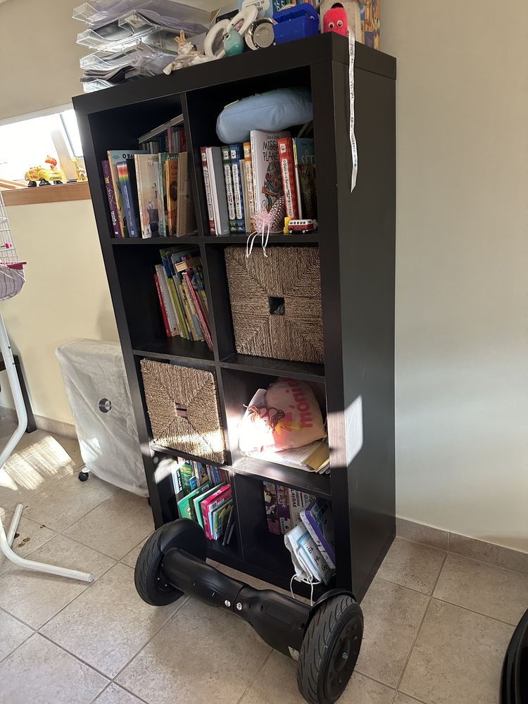 Mobiliário Ikea biblioteca