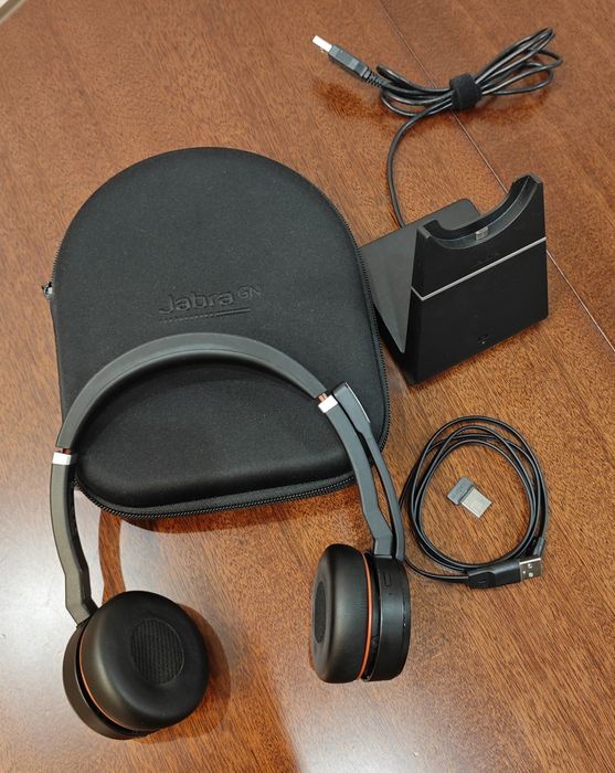 Навушники, професійна гарнітура Jabra Evolve 75 із зарядною станцією