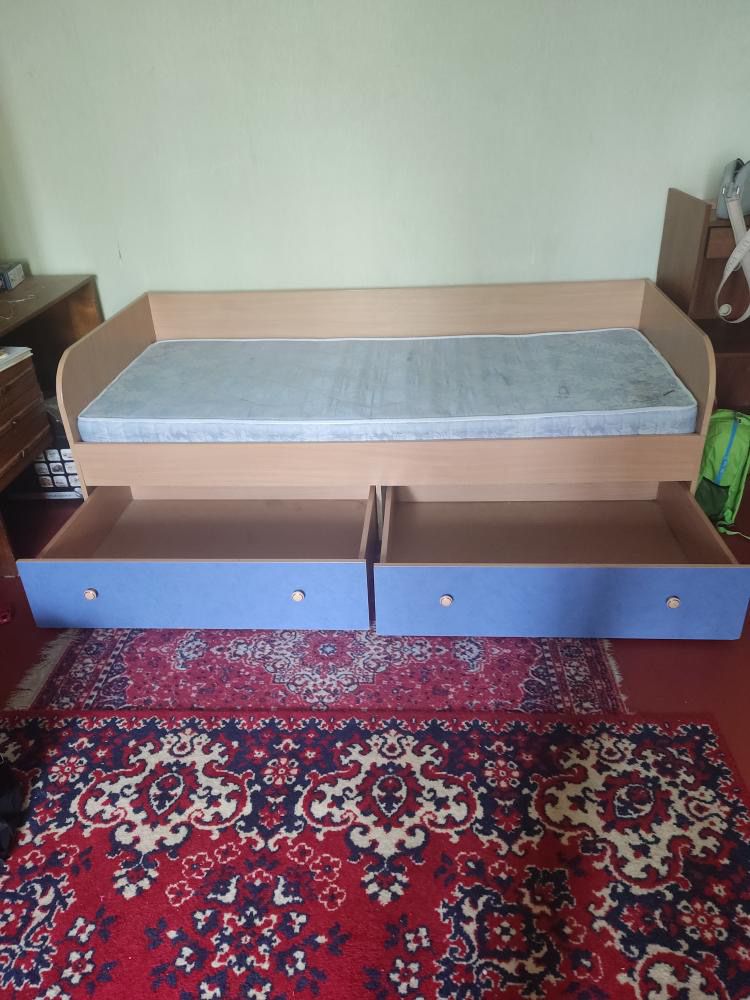 Продам ліжко односпальне