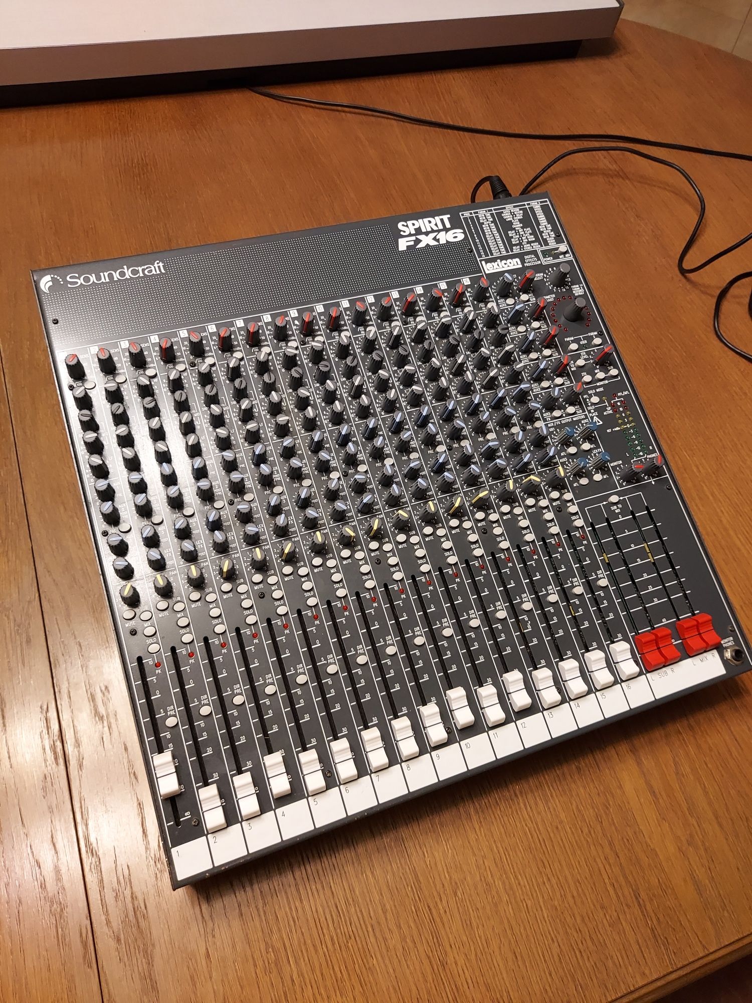 Mikser analogowy soudcraft spirit fx16 lexicon