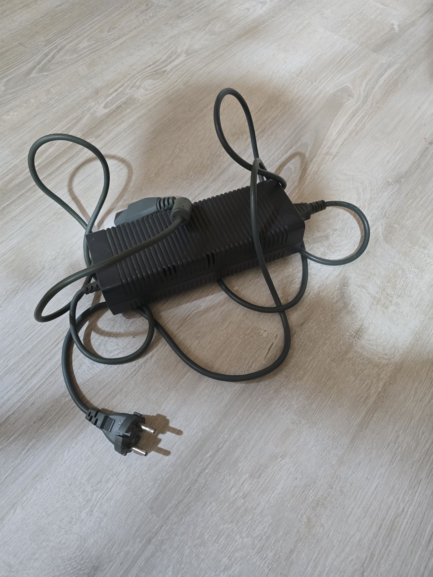 Блок живлення Microsoft HP-A1502P2 150W 12V-12.1A 5Vsb-1A