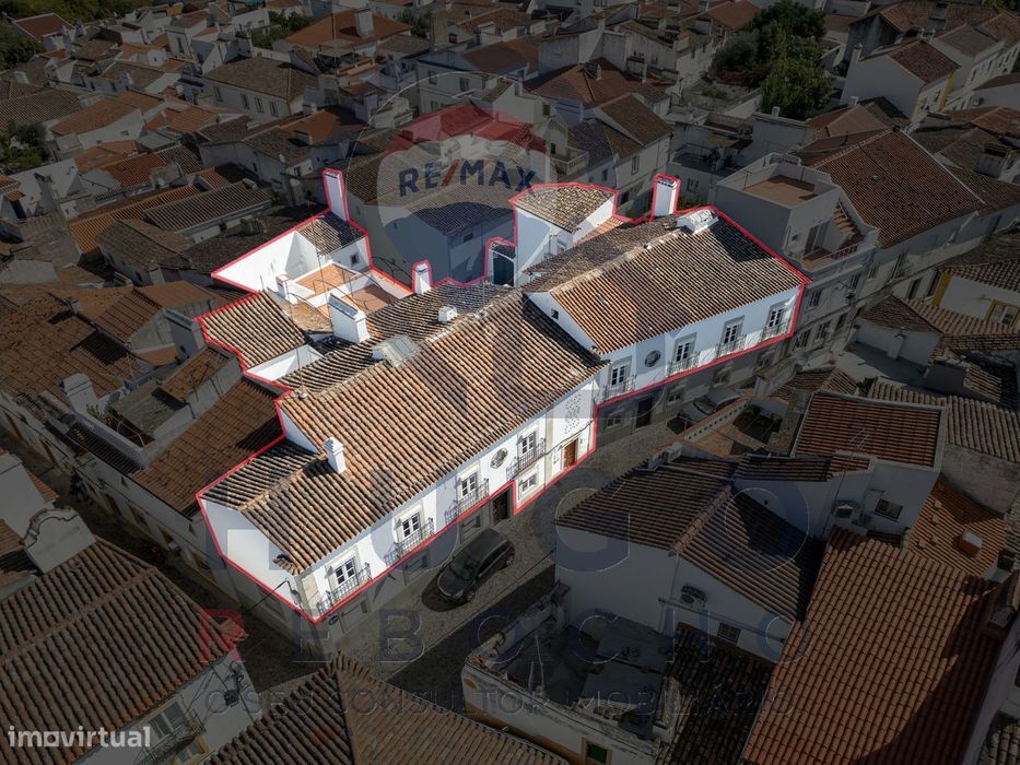 Prédio Exclusivo no Centro Histórico de Évora – Remodelado em 2025