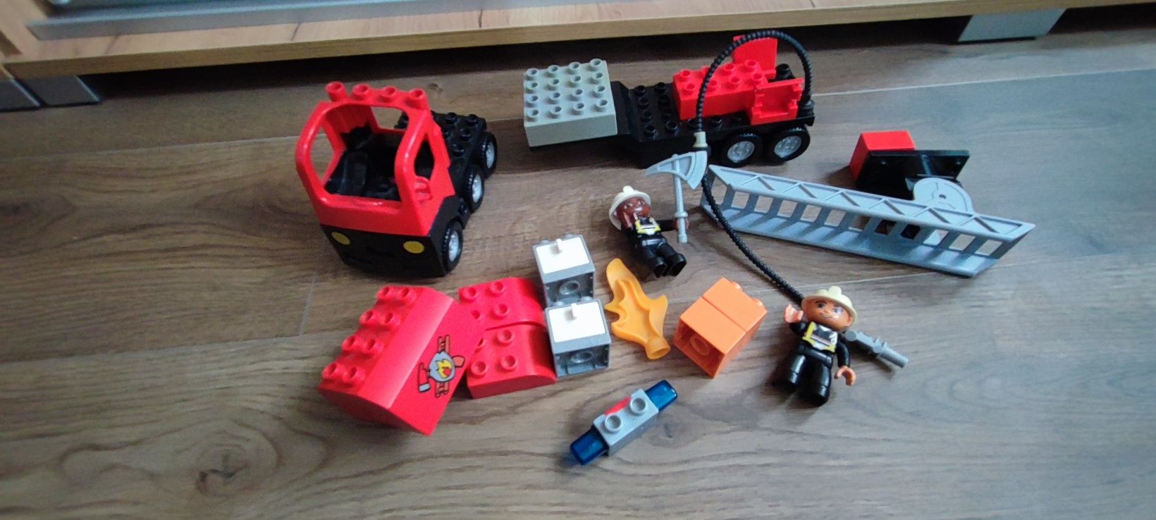 Wóz strażacki LEGO Duplo 4977 klocki straż pożarna