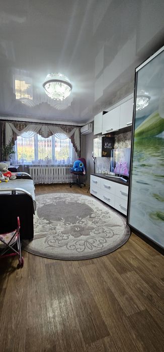 Чудова трьохкімнатна квартира по  Ю.Вороного